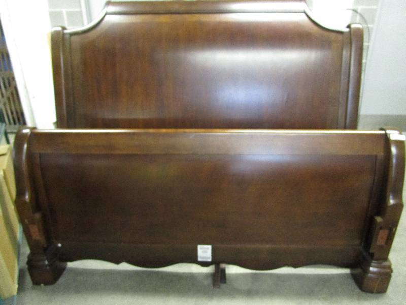 lot 1362 image: oak king size bed frame