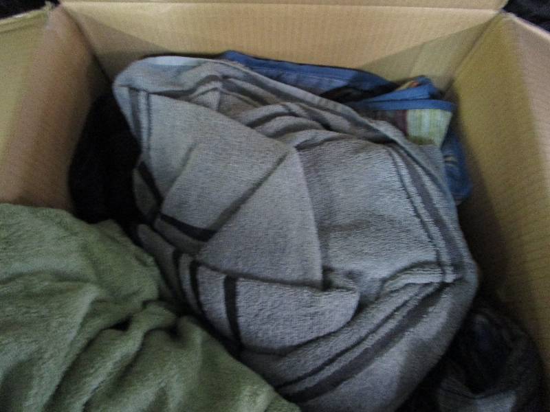 lot 2383 image: towels