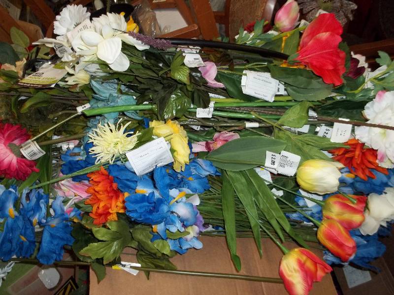 lot 2326 image: box of decor flowers