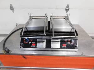 lot 10281 image: STARMAX PANINI GRILL