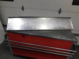 lot 10295 image: ALUMINUM SHELF