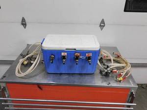 lot 10321 image: COLEMAN COOLER 4HEAD SODA POP