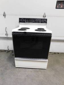 lot 10339 image: WHIRLPOOL HOUSEHOLD ELECTRIC RANGE AND OVEN