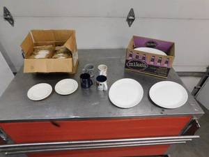 lot 10351 image: PLATTERSSAUCERSCUPS