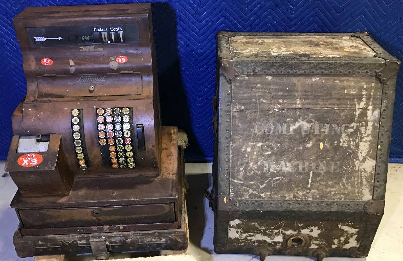 lot 3352 image: Antique Vintage Working National Cash Register With Case (Rare) Made by The Wichita Trunk Company