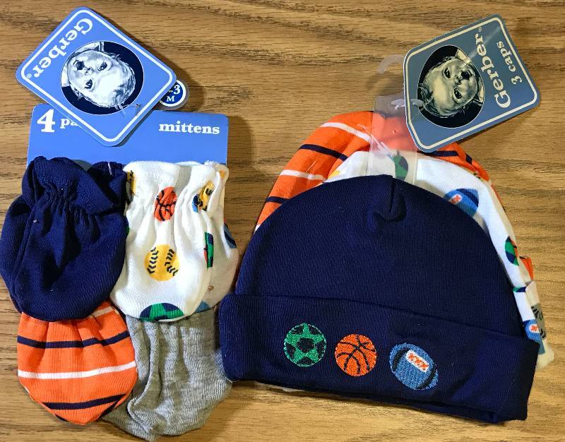 lot 3366 image: NEW Gerber Infant Mittens and Hats (Cute)