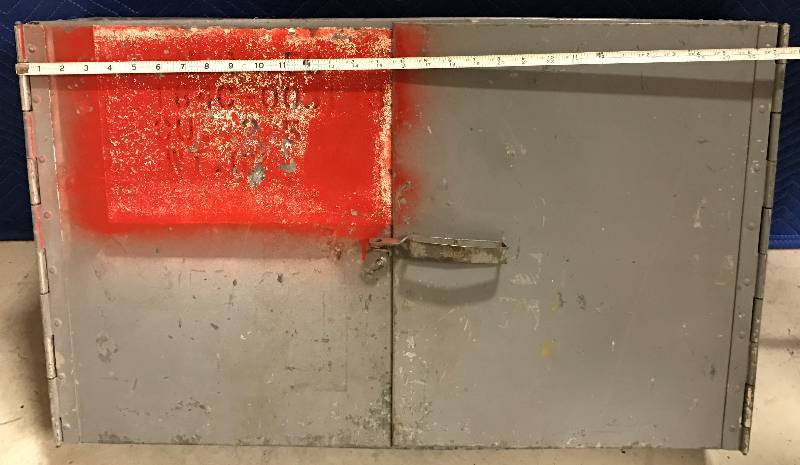lot 3377 image: Steel Locking Industrial Hanging Storage Box