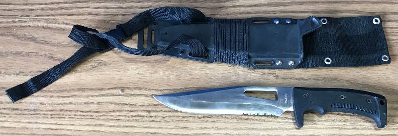lot 3385 image: Very Heavy Maxam Hunting Knife with Carry Case