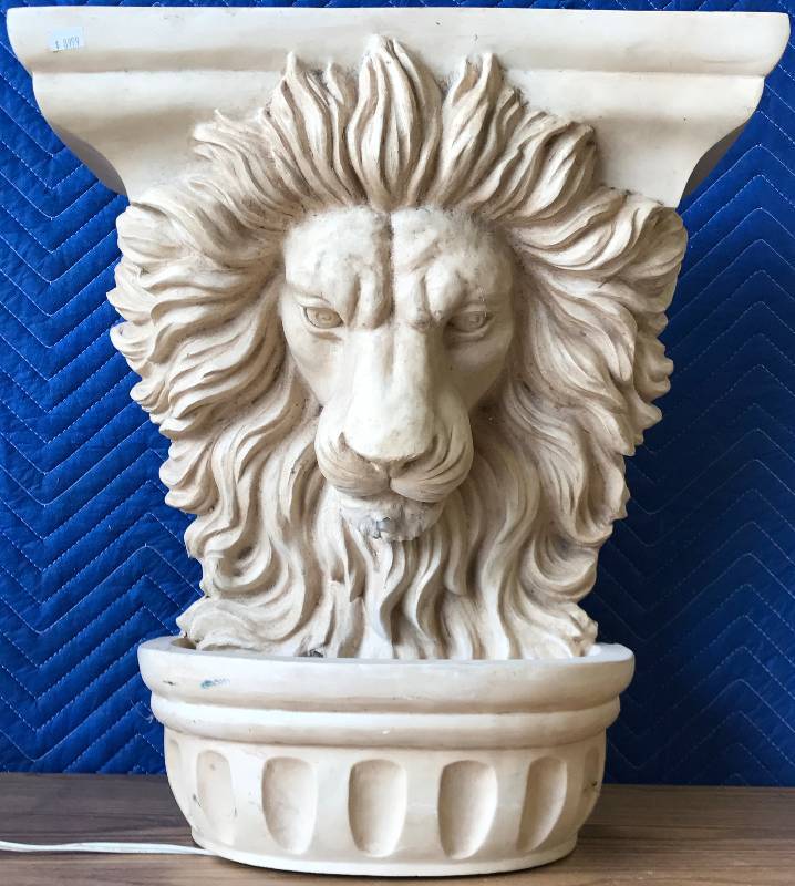 lot 3390 image: Lion Head Water Fountain - Made to Hang on the Wall