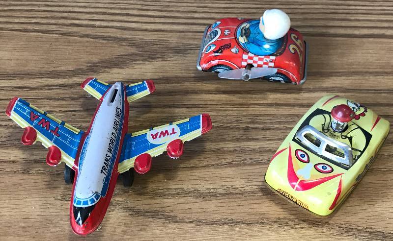lot 3391 image: Old Tin Wind Up Toys (Lot of 3)