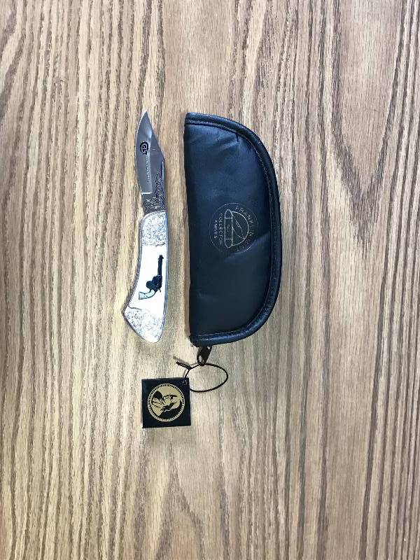 lot 3414 image: Colt Revolver Franklin Mint Collectable Pocket Knife with Case