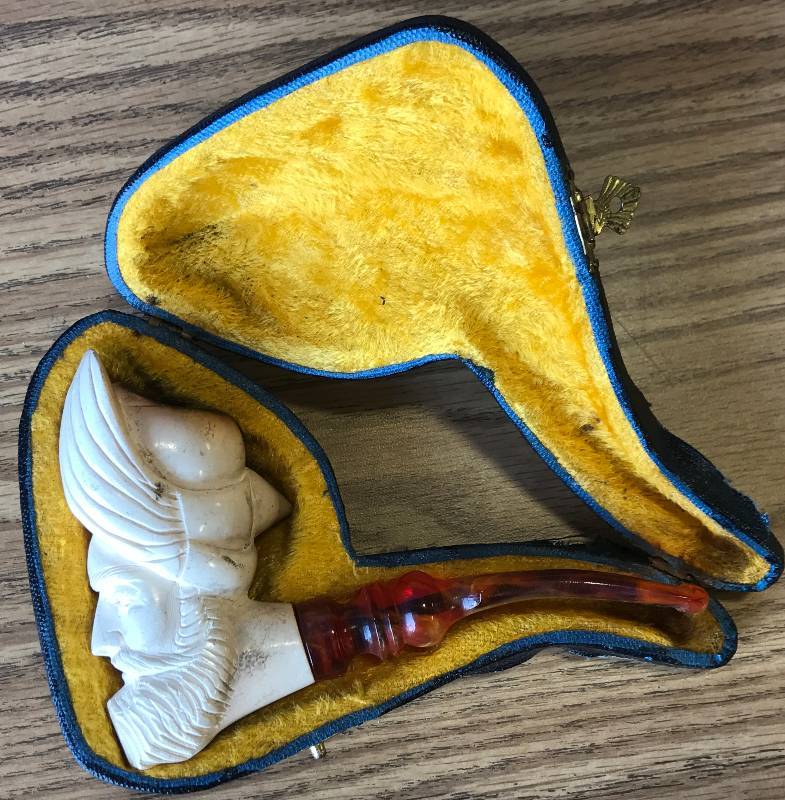lot 3290 image: Old White Carved SMOKING PIPE with Case