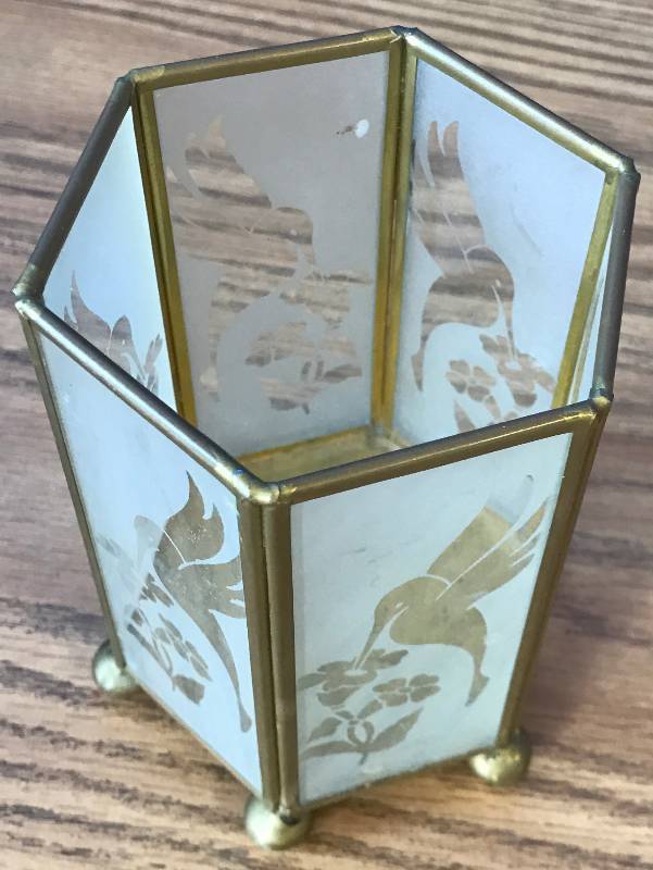 lot 3310 image: Cute Hummingbird Candle Holder