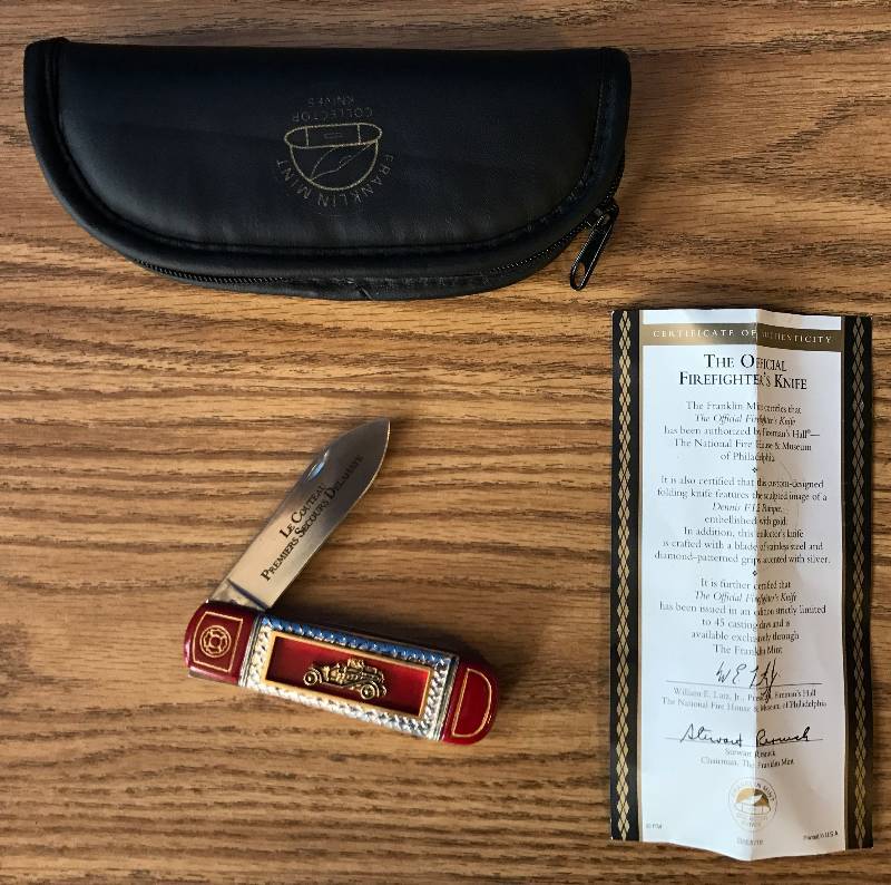 lot 3328 image: Official FIREFIGHTERS KNIFE Authorized by Firemans Hall - The National Fire House & Museum of Philadelphia