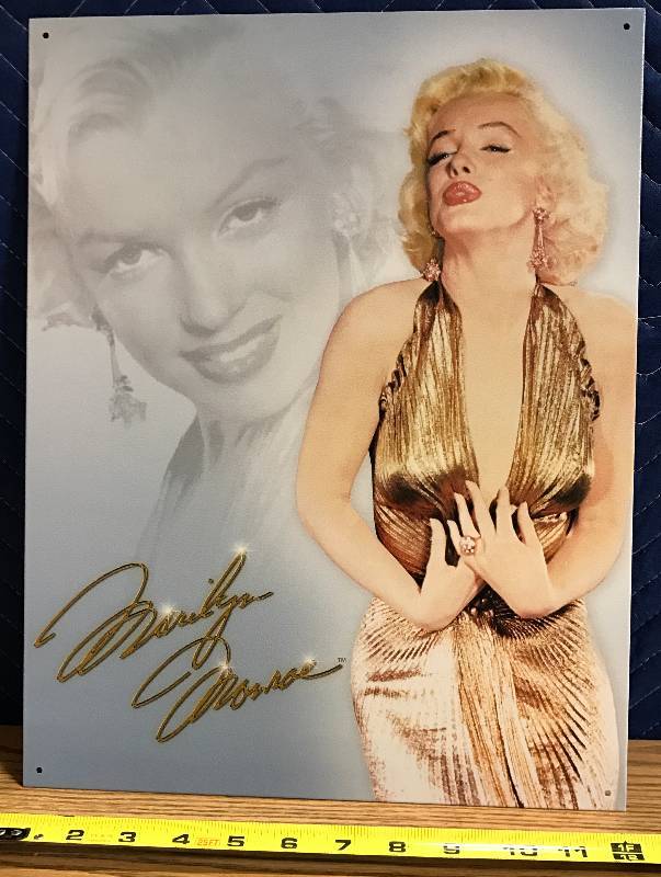 lot 3429 image: Nostalgic Metal Marilyn Monroe Sign WOW