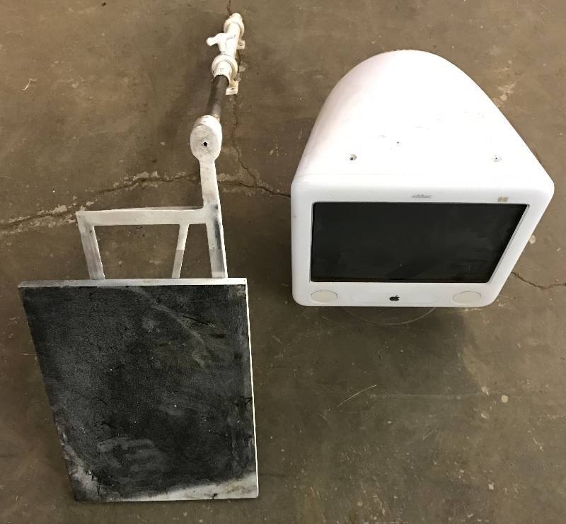 lot 3019 image: eMac Macintosh computer with stand