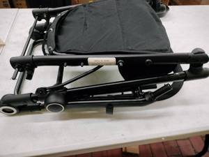 lot 75259 image: skeeter cart with wheels and bag