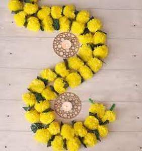 lot 75206 image: Krati Exports Flower Garland 4 Pack