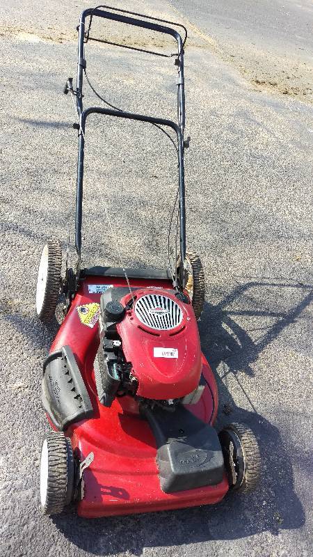 lot 977 image: Briggs & Stratton Self Propelled Mower