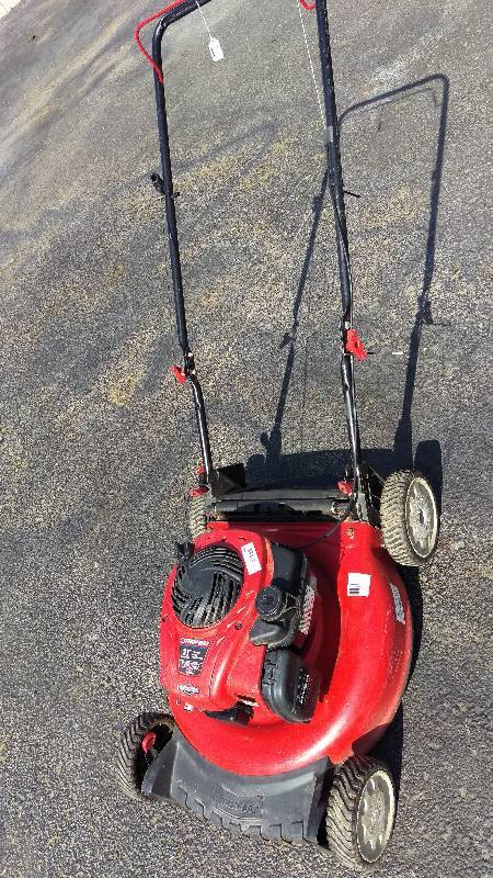 lot 981 image: Troy-Bilt 21 Push Mower