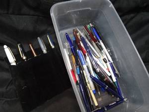 lot 27414 image: Mixed Lot of Ballpoint Pens