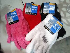 lot 27440 image: Four Womens Pairs of Warm Gloves