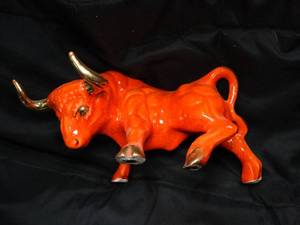 lot 27460 image: 11 Long Orange Red Bull Decor