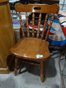 lot 27466 image: Nice Wood Chair