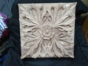 lot 27472 image: 18 x 18 Thick Floral Wall Decor