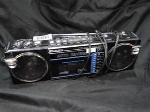 lot 27473 image: Vintage Small Boom Box