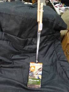 lot 27482 image: Camping  Ozark Trail 2 Piece Pie Iron and Grill Fork
