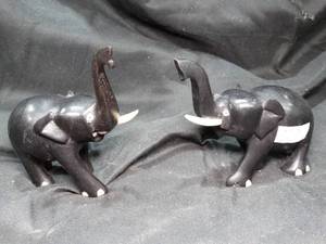 lot 27487 image: Small Elephant Decor