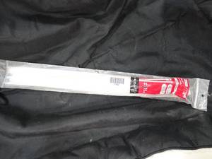 lot 27492 image: White 18 Zip Ties