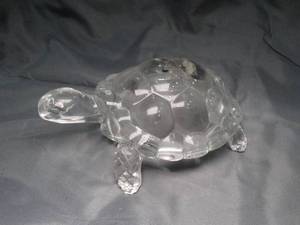lot 27524 image: glass turtle