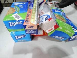 lot 27538 image: sandwichfreezer bags and foil wrap