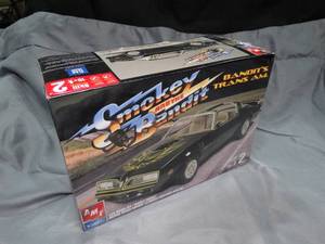 lot 27548 image: AMT ErTL New Model Car  Smokey and the Bandit trans am