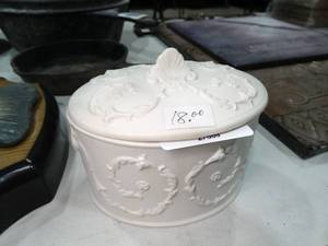 lot 27559 image: porcelain bisque glass bowl