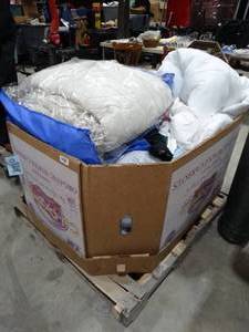 lot 27583 image: Gaylord Box of Misc Linens  Clothes  Bedding  Etc