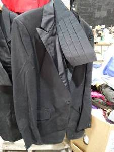lot 27587 image: Quality After 6 Tux