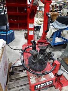 lot 27585 image: Hunter Butler 10252 Rim Clamp Wheel Tire Machine Changer