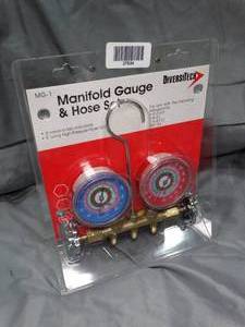 lot 27634 image: New Manifold Gauge and Hose Set