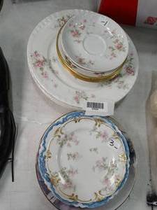 lot 27633 image: Lot of Floral Plates