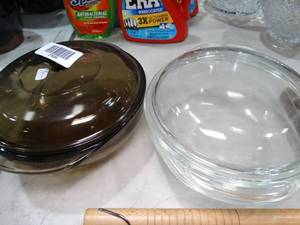 lot 27639 image: Pyrex Baking Pots