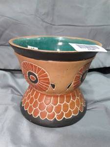 lot 27646 image: Unique Floral Vase