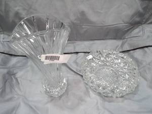 lot 27658 image: Pressed  Cut Glass Decor