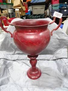 lot 27662 image: Tall Metal Plant Stand