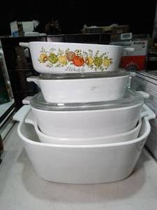 lot 29670 image: Vintage Baking Pans Lot