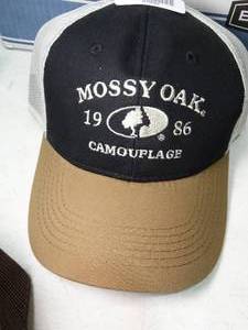 lot 27692 image: Mossy Oak Ball Cap - New with Tags