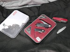 lot 27743 image: Coleman Knife Set and Other Jackknife