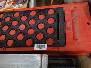 lot 27768 image: Lot of 2 Automotive Traction Devices